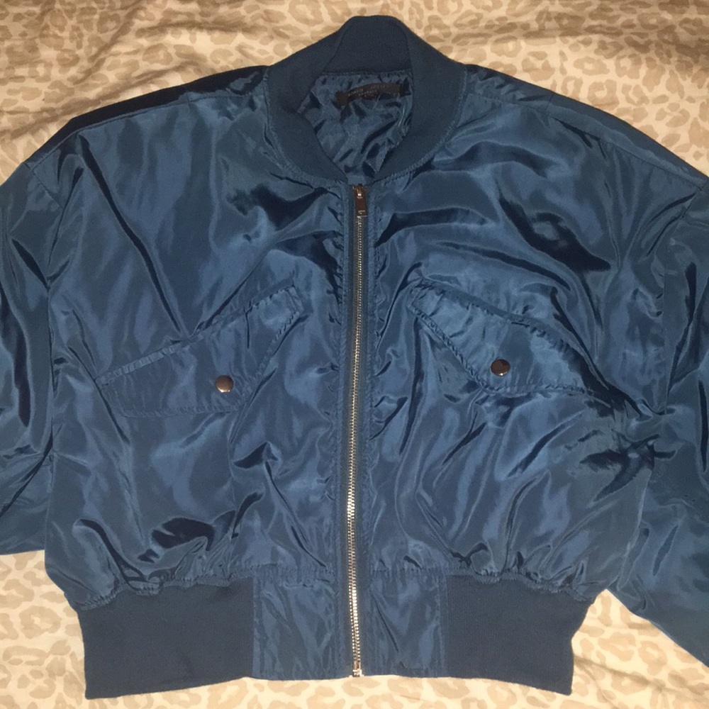 NWOT Romeo & Juliet Couture Cropped Bomber Jacket